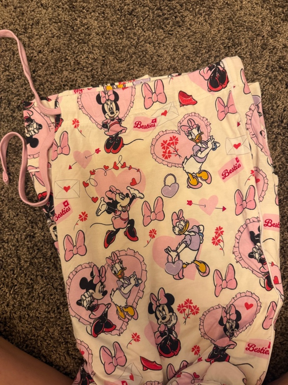 NWOT POSH PEANUT Disney Minnie & Daisy Galentine's women’s pajamas - XL - Picture 2 of 5